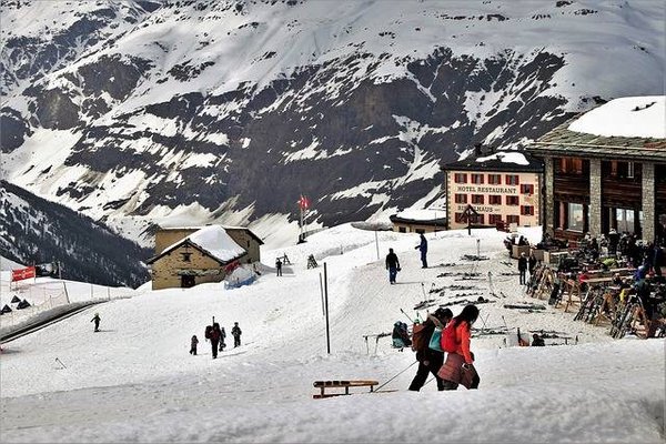Top 10 des Hôtels à Gourette au Pied des Pistes pour un Séjour Ski Inoubliable