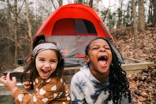 Camping à Vias: astuces pour des vacances à petit prix